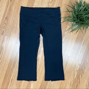 Athleta Black Ananda Crop Capri Leggings Size M